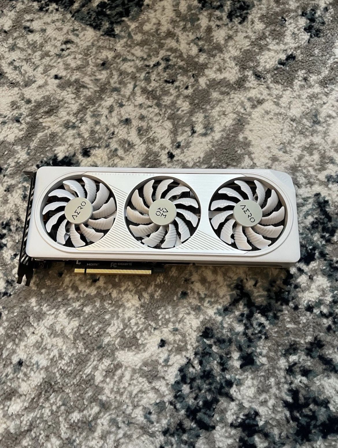 GIGABYTE AERO RTX 4060 OC 8GB GPU – Excellent Condition, Original Packaging!
