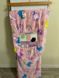 Hello Kitty Throw
