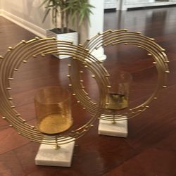 Marble and gold decor