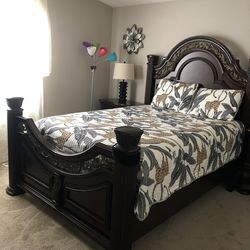 Queen size bedroom set