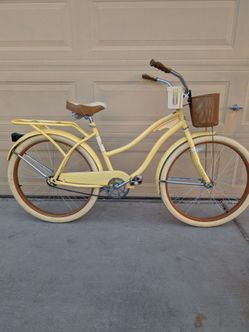 Huffy Nel Lusso Beach Cruiser Bike