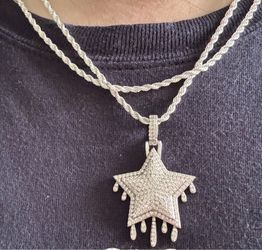 S925 Star Pendant / VVS1 D-Color Moissanite (Flawless) on a S925 Italian Rope Chain