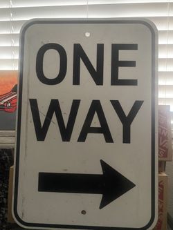 one way street sign 