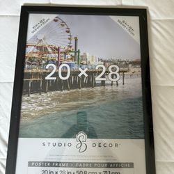 Studio Decor Frame