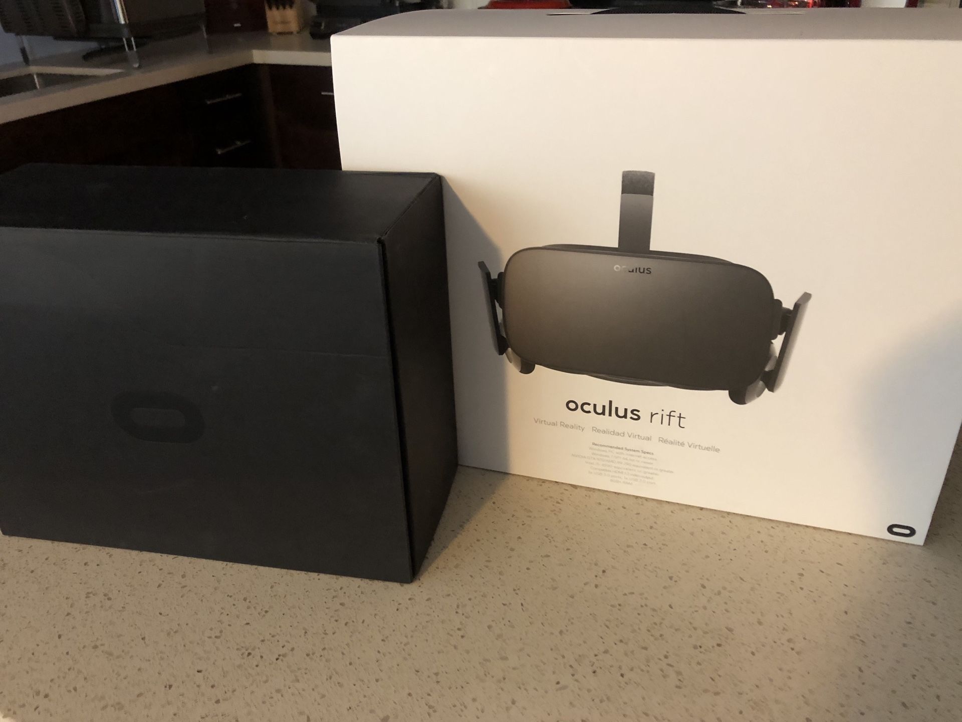 Oculus Rift CV1 with Touch controllers, Extra Sensor