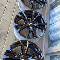 17” Chevy Stock Rims 5x120 Bolt Patter 