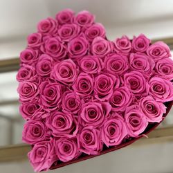 VENUS ET FLEUR Large Heart Ethernity Roses in pink