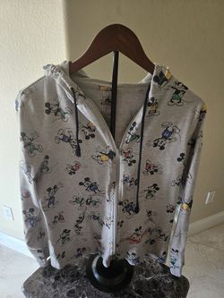 Disney Mickey Mouse Sweatshirt. L