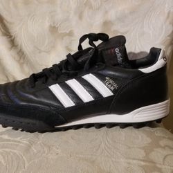 Adidas Mundial team Size 13