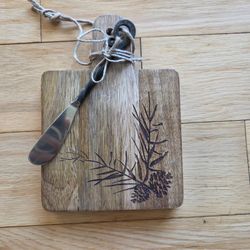 Stunning Handcrafted Solid Oak Cheese Board and Antiqued Silver Knife Set 7"x5".