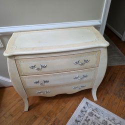 Vintage Style Bombe Chest with 3 Drawers