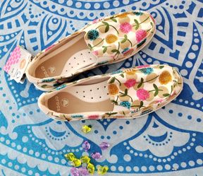 colored canvas women's shoes 