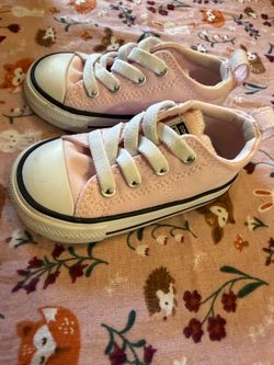 Converse size 5 toddler Shoes