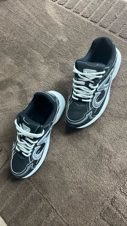 Black and white dior b30 size 9