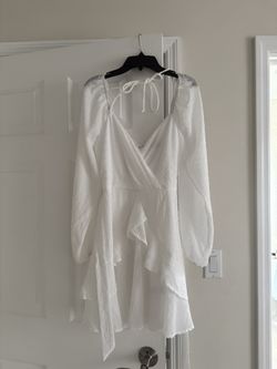 Beautiful White Short Dress NWT Size Small