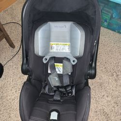 Baby jogger infant car seat And Base