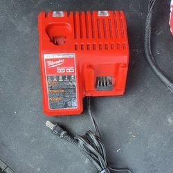 Milwaukee M18 M12 Charger $30 Firme Precio 