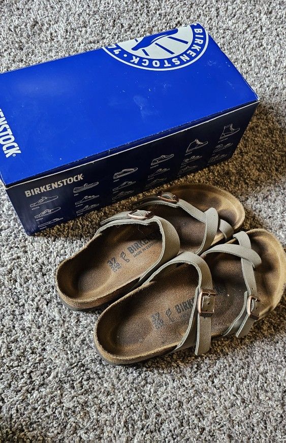 BIRKENSTOCK