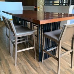 Elegant Kentucky Ranch Style Bar High Table