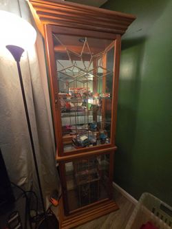 Curio cabinet w/light