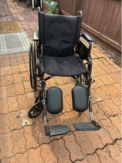 Great nice wheel chair $75 takes
