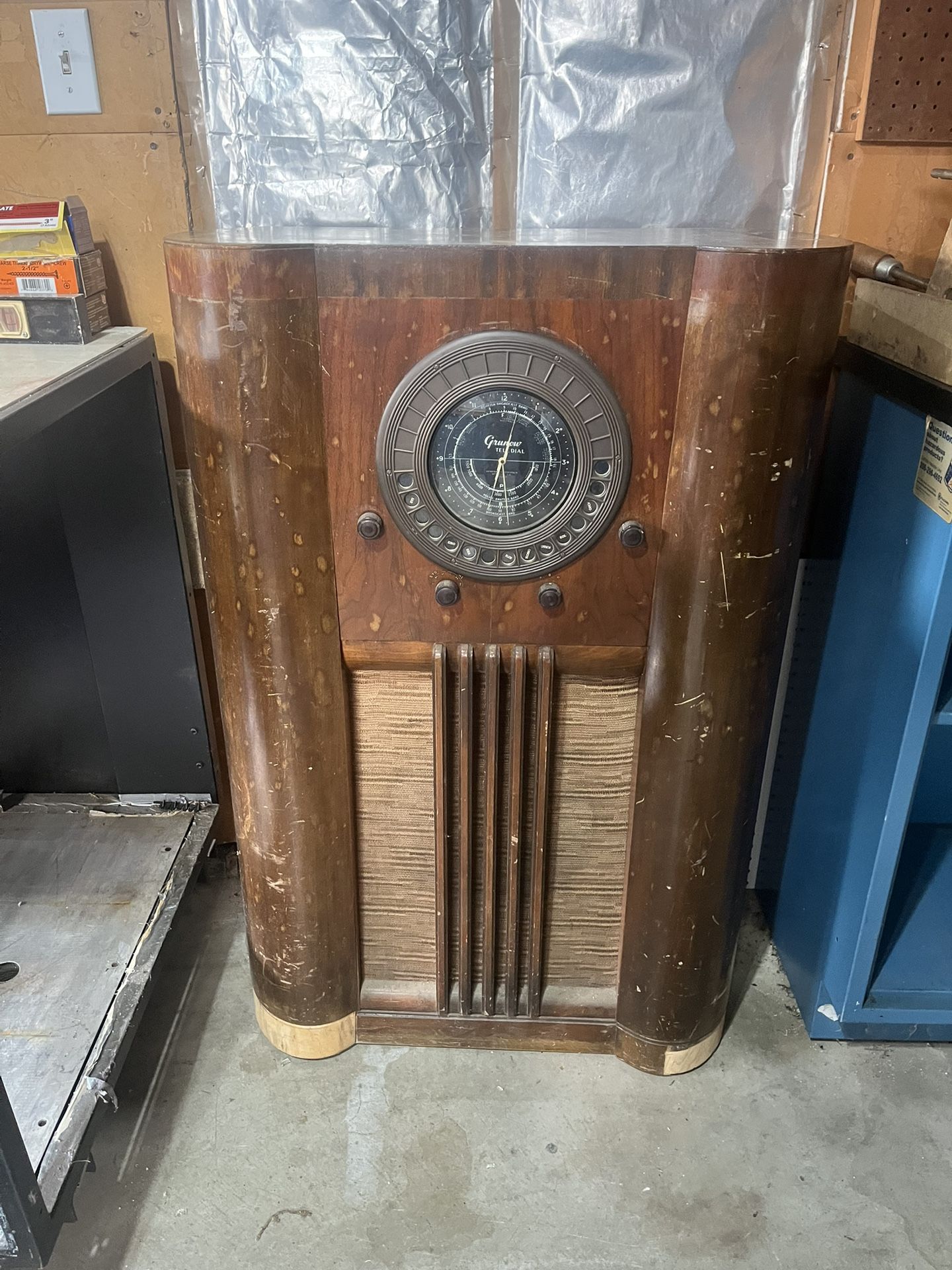 Estate Sale! Antique Radios & Phonographs $50 Each