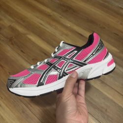 Brand New Size 9 Women