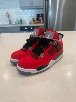 Jordan 4 Toro Bravo size 10.5