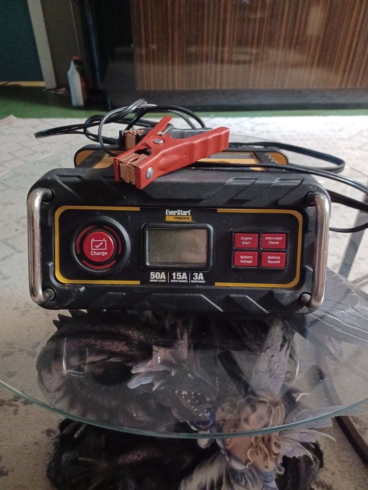 Everstart Charger - Jumpstarter