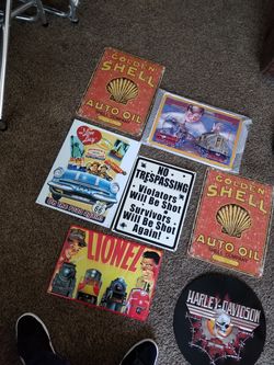 Tin signs mew
