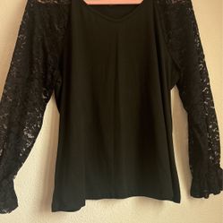 Black Laced Long sleeve 🖤