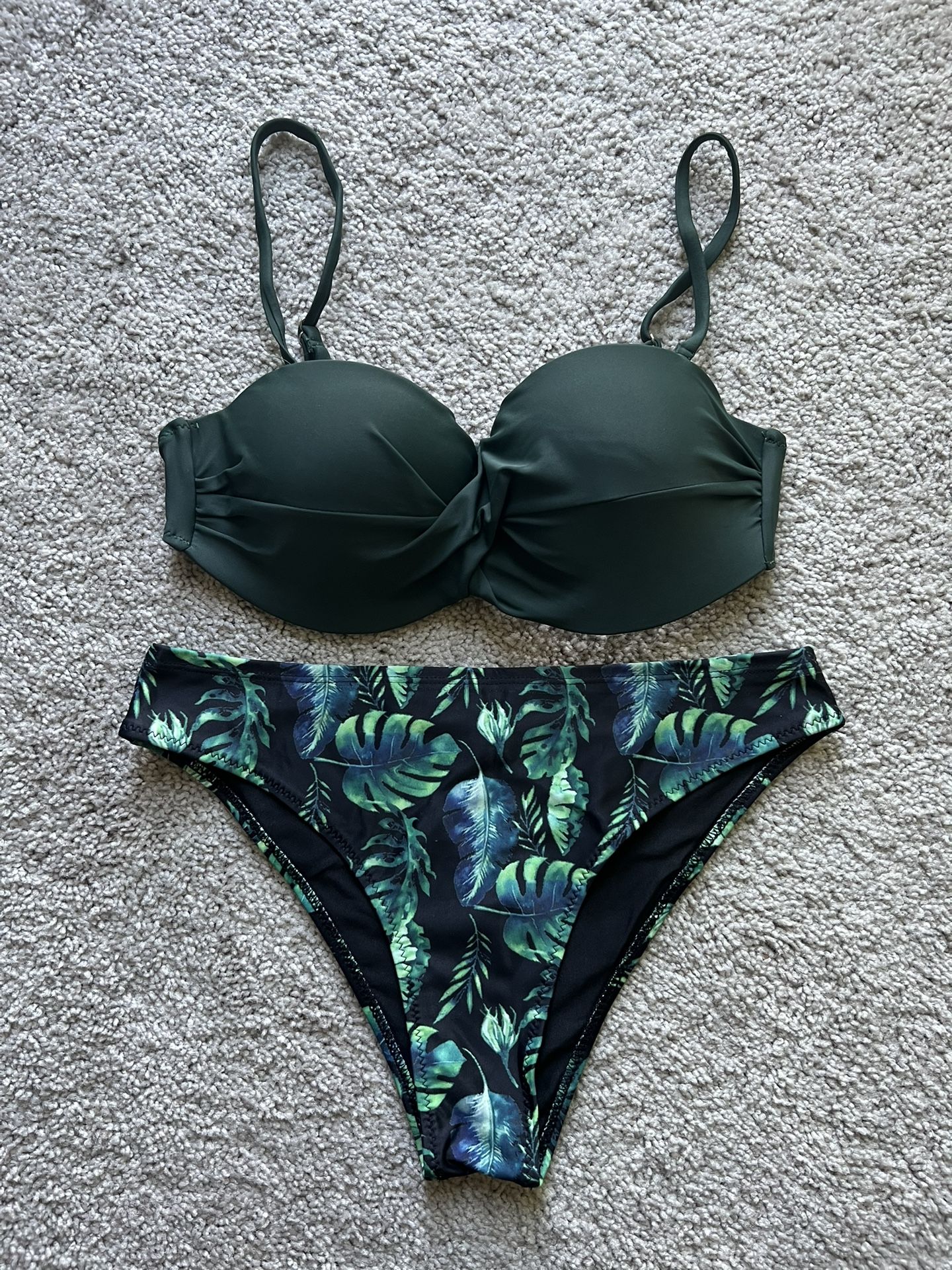 Gorgeous bikini set : bra + panties size S