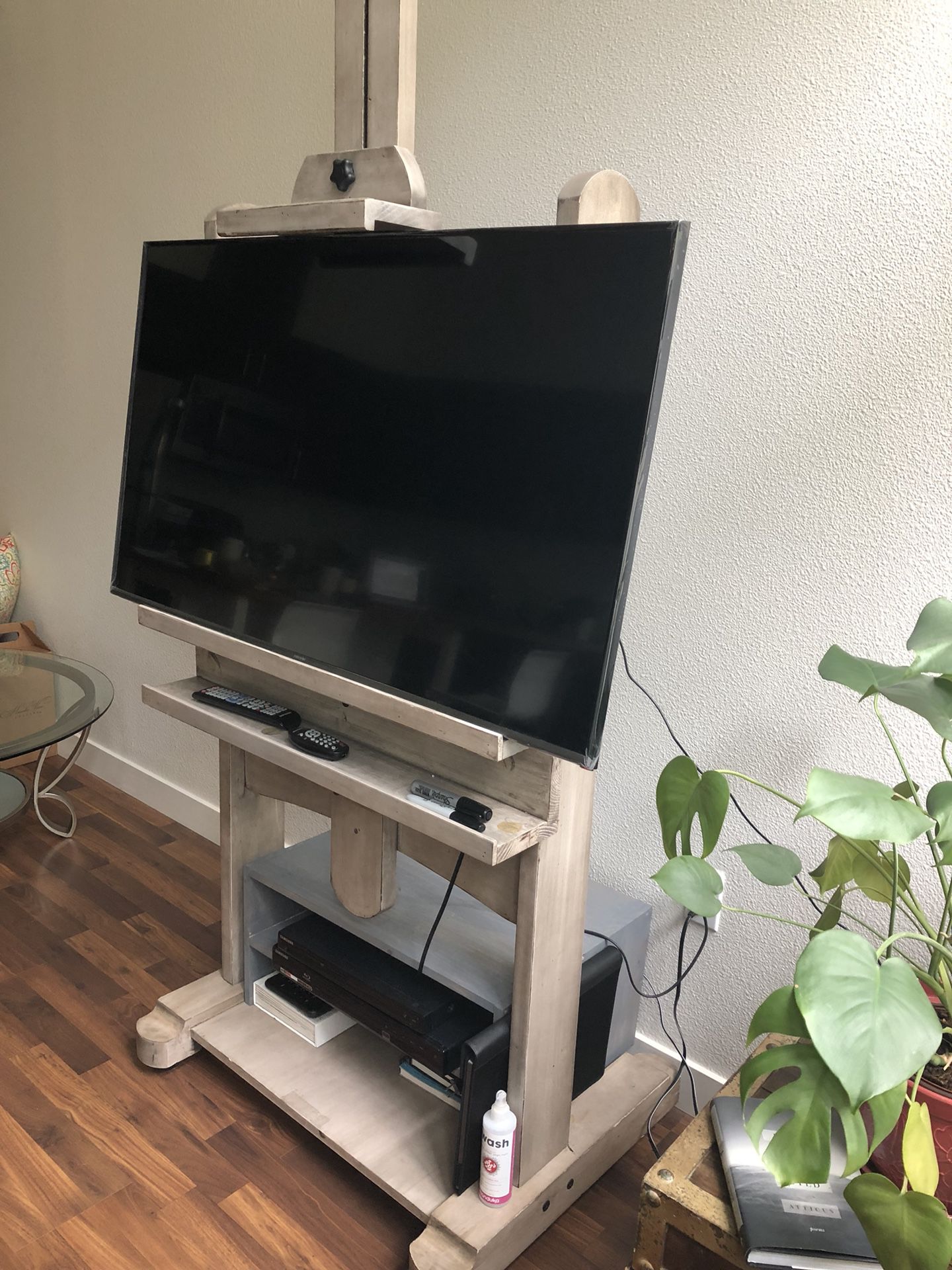 Tv stand art easel (tv not included)