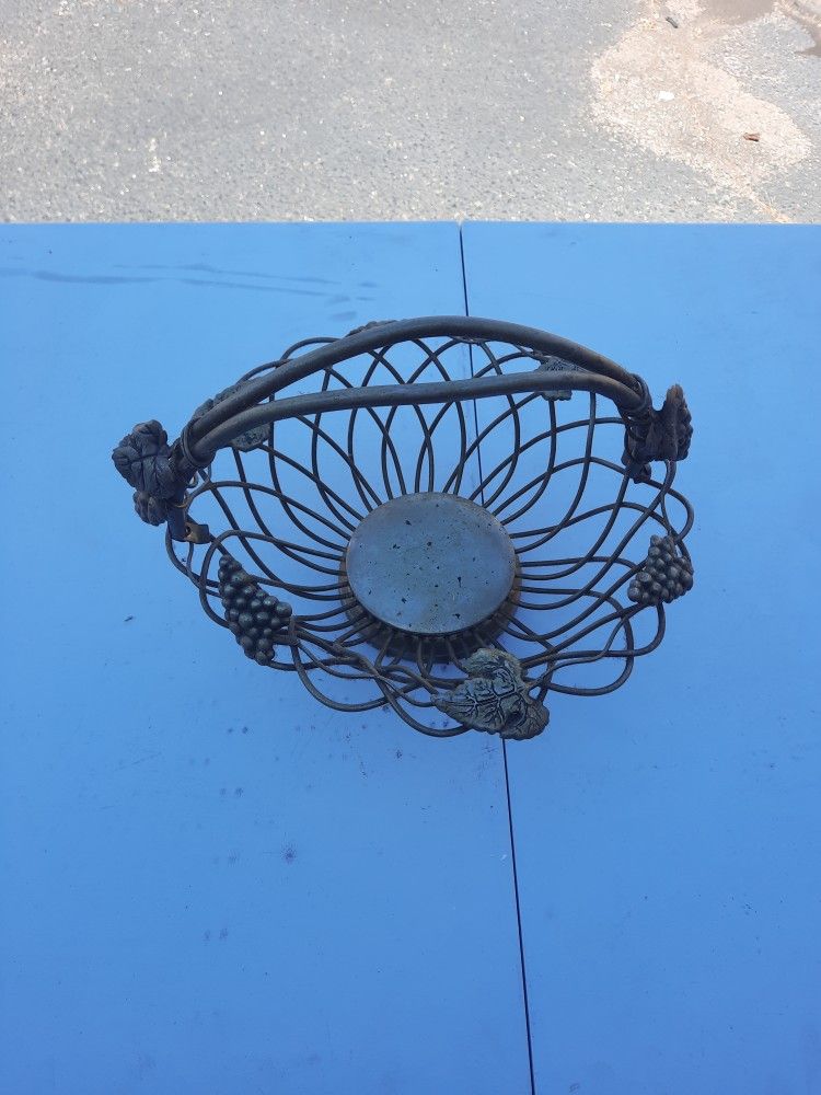 Metal Grapes And Leaves Basket