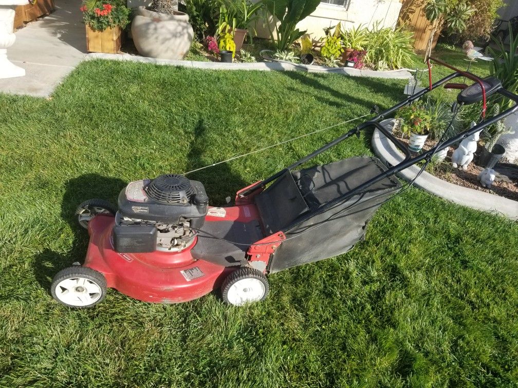 Lawn mower self propelled Honda motor