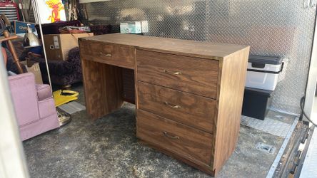 Desk- free