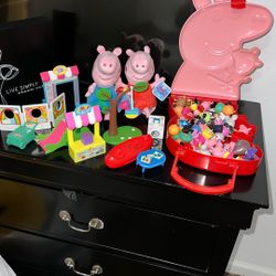 Peppa Pick Toys/plushies 