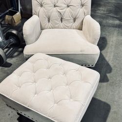 Lounge Chair With Matching Ottoman 