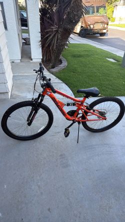 Mongoose standoff bicycle