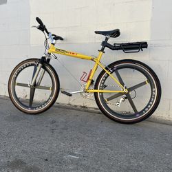 Rare and unique Slingshot bicycle--cable replaces down tube, no dents