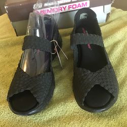 Never Worn Skechers, Sz 9