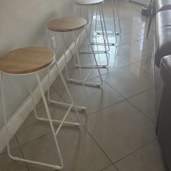 STOOL BAR LIKE NEW EXCELLENT CONDITION $80 FOR ALL SERIOUS BUYERS PLEASE