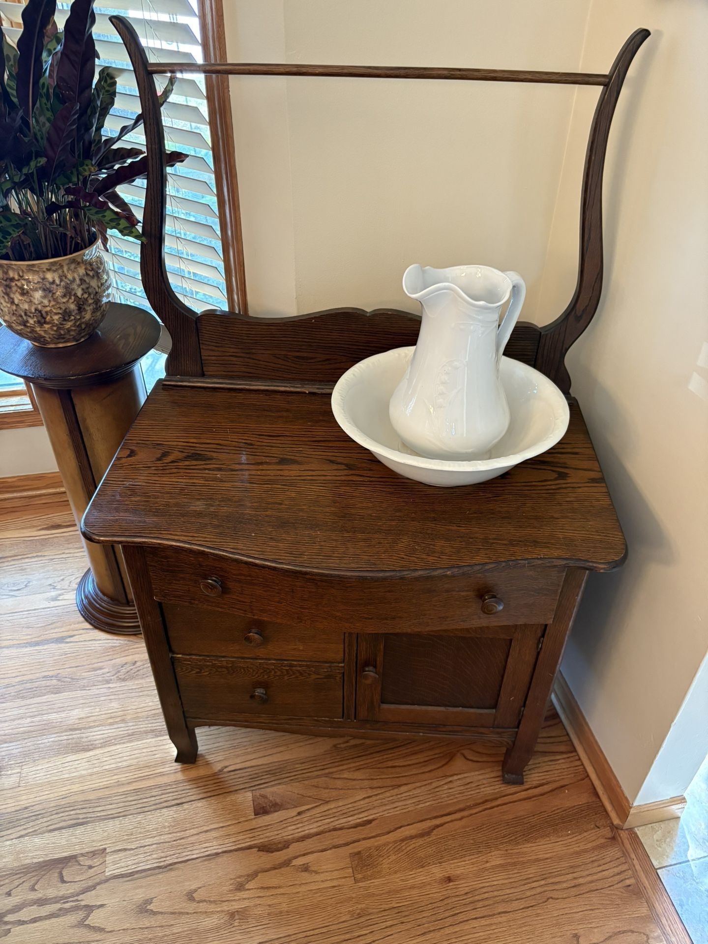 Antique Commode Geo. Hilleman Furniture Altmont, IL Oak Wash Cabinet w/ Towel Rack