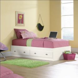 The Sauder Shoal Twin Size Bed BRAND NEW