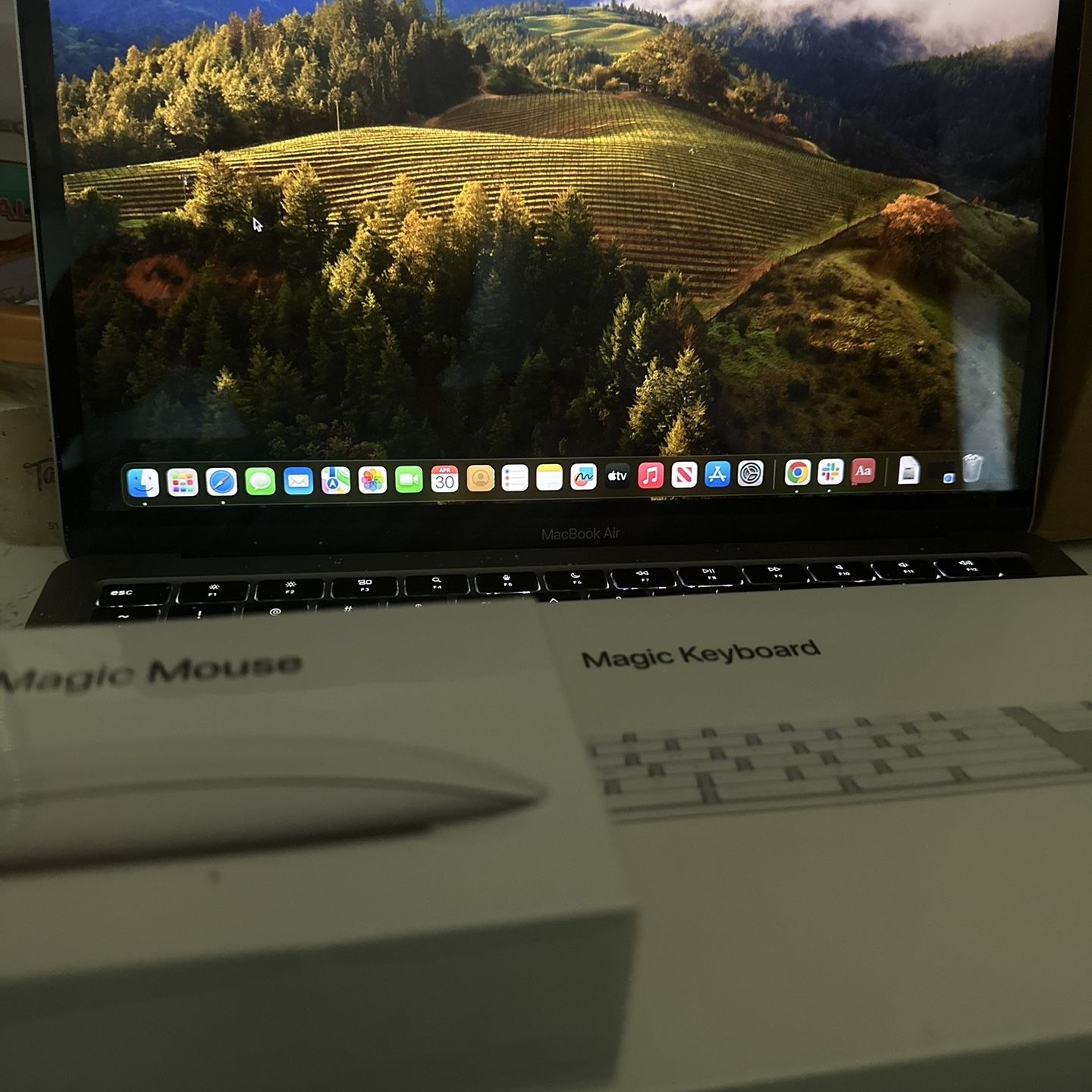 MacBook Air, BRAND NEW magic Mouse & Keyboard 