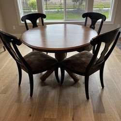 Ethan Allen 48” Round Table With 4 Chairs