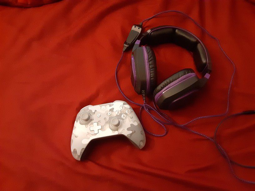 Xbox One Controller And headset 