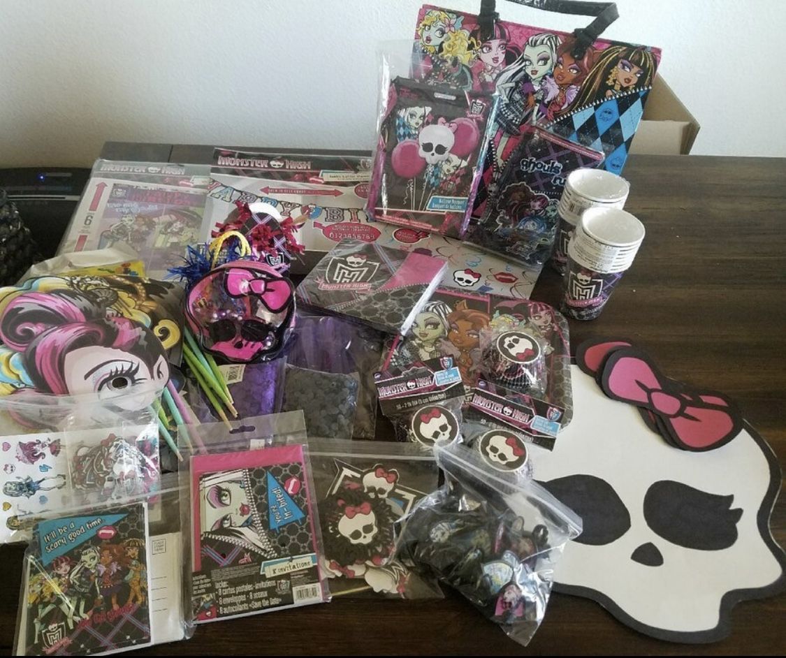 Monster High Party Decor Lot