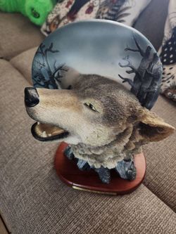 Wolf Head Resin Figurine with Moon Backdrop