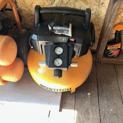 Bostitch 6.0-Gallon Portable Electric 150 PSI Pancake Air Compressor